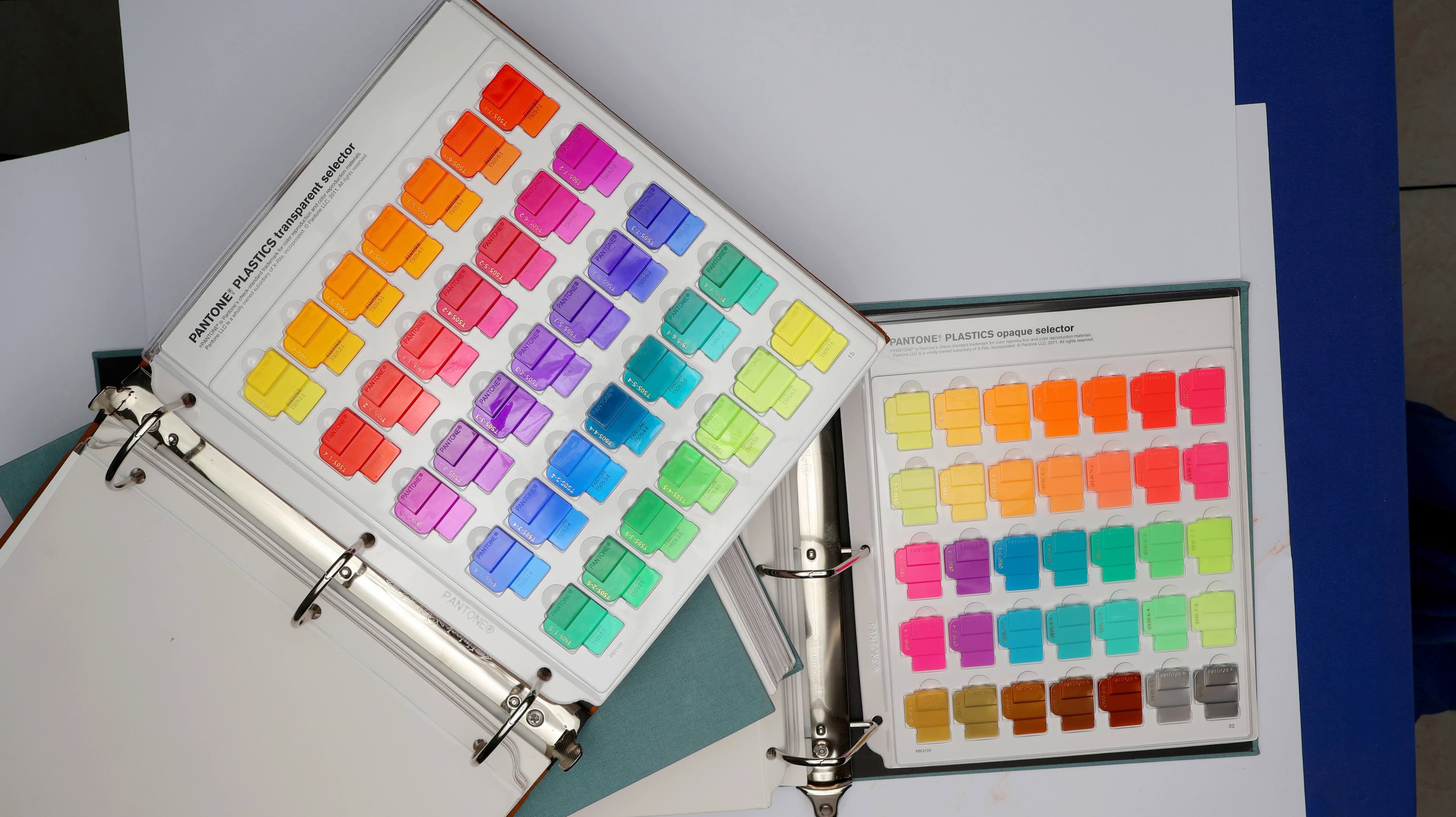 Socio autorizado Pantone